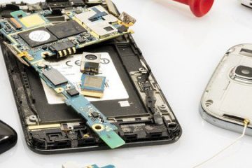 Phone Repair: Cell Phone Liquid Damage Repair - Motherboard